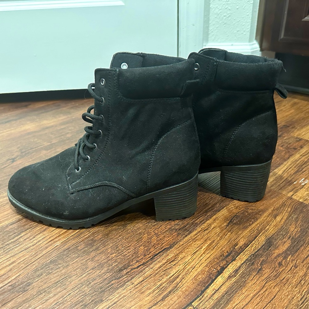 Black combat / block heel boots / booties - size 9 - very comfy